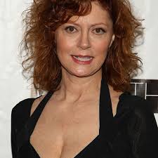 Whether you have wavy or tight curls, here are a few styling cues too! 50 Classic And Cool Short Hairstyles For Older Women