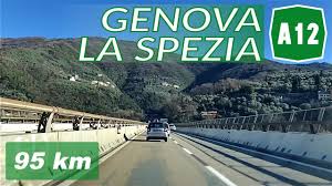 Proponowane 2 rozwiązania to całkowicie nowa autostrada (o większym wpływie na środowisko) oraz modernizacja. A12 Genova La Spezia Autostrada Azzurra Youtube