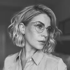 Where to donate a WW1 Navy sailor uniform?