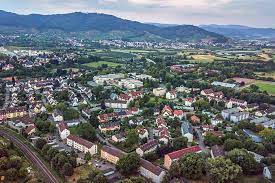 It is situated in the kinzig river valley, at the western edge of the black forest (schwarzwald), southeast of strasbourg, france. Einblicke In Die Fachmessen Der Messestaedte Smc Schafer