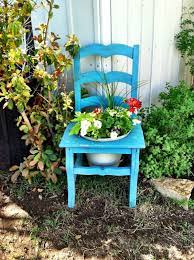 Suchen sie zum zusammenbau einen stuhl mit abnehmbarem sitz und nehmen sie ihn mit. Dekoideen Garten Mit Alten Stuhlen Die Das Exterieur Scheinen Lassen