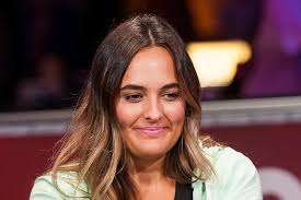 Kami Hudson's Instagram, Twitter & Facebook