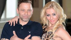 See more ideas about identity art, lucas, identity. Regina Luca Privat Sie Halten Die Let S Dance Schonheit Auf Trab News De