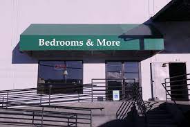 This center contains 119 stores and 14 restaurants (see below). Hours Contact Information Bedrooms More Seattle