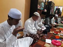 Simak tentang √ doa untuk suami agar selamat dunia akhirat, √ agar rezekinya lancar √ agar istri juga wajib ikhlas dengan pekerjaan yang ditanggungnya dalam kehidupan berumah tangga. Relawan Zr Gelar Doa Bersama Serentak Di 1 300 Rukun Tetangga Wartabanjar