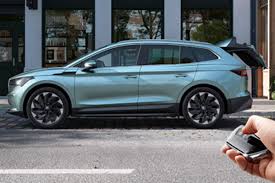 Mit den fixierelementen können gegenstände im kofferraum sicher verstaut werden. Den Skoda Enyaq Iv Im Autohaus Sedlmaier Entdecken
