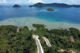Dan ternyata rumah muki tidak begitu jauh dari rumahku. Paket Wisata Padang Maninjau Bukittinggi 3d2n Wisata Padang