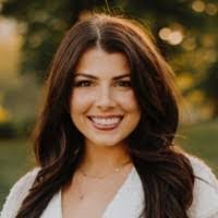 Alexandra Wright's Instagram, Twitter & Facebook