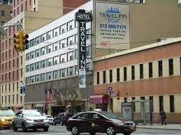 This venue has a seasonal outdoor pool and a gym. Frente Del Hotel Sobre La 42nd St Picture Of Travel Inn Hotel New York New York City Tripadvisor