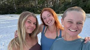 Female students seeking 2 bedroom apartment in Perth