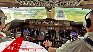 My final photo objective has been successfully achieved last week over london. Cockpit View Boeing 747 400 Landing Johannesburg Youtube
