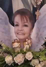 Estilista Adán Chinchilla les regala cortes de cabello a personas enfermas  de bajos recursos