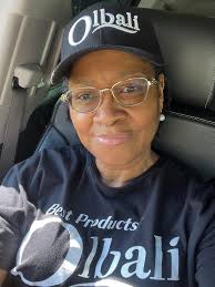 Bertha Moore (@berthamoore)