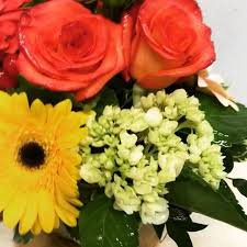 This family ready home is located on the nw corner of easy st and pleasant st, has a large yard with flower beds, garden location and is close to riverwood trail, shopping and restaurants. Rustic Petals Home Facebook