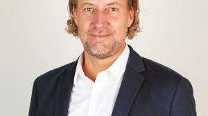 Ingrams topchef forlader posten