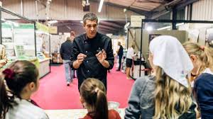 Elle est de retour ! Comment la foire d'Angers fait-elle depuis 100 ans  pour rester dans le coup ?