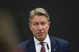 Tirsdag 11. juni 2019. HVA LÆRTE DU PÅ SKOLEN I DAG? § Jeg lærte at  begrepet «Vindkraft-PARK» skjønnmaler et område der tidligere urørt natur  består nå av fundamenter, vindturbiner, utsprengt fjell, milevis