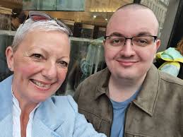Had a fabby afternoon out with my big lad Daryl. Ice lolly in Princess  street, shopping in Primark, drinks in the Scotsman and lovely food at The  Mitre