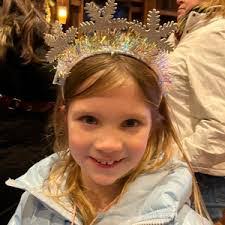 Ella Houser's Instagram, Twitter & Facebook