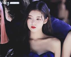 Itzy lia fluorescent crop sleeveless.gif. Itzy Member Who Has The Vibe Of All 3 Big Agencies Knetizen