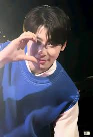 NOT E.C., BUT: 👀👀👀👀!!!