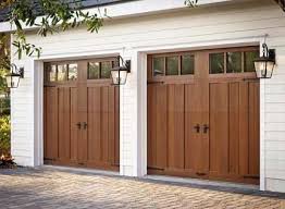 Design your garage and front doors from a huge selection of types, colours and designs. Custom Garage Doors And Custom Garage Door Design Moderne Garagentore Garagentore Garagentor