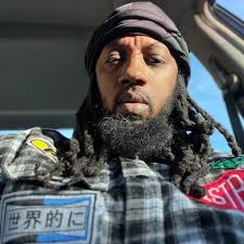 Zion Williamson out hooping with local kids in New Orleans last night!