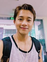 Mai tài phến từng làm công việc hậu đài, bấm nhạc ở sân khấu. Loáº¡t áº£nh Ä'á»i ThÆ°á»ng Dá» ThÆ°Æ¡ng Muá»'n Xá»u Cá»§a Mai Tai Pháº¿n Thanh Nien Dam Tháº£ Thinh Cáº£ Má»¹ Tam HÆ°Æ¡ng Tram