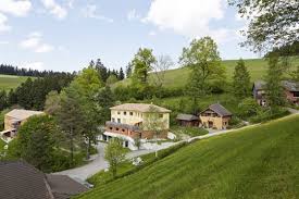 Haus st.martin apartment with a surface area of 110 m² is set in the center of zermatt. Oberthal Im Haus St Martin Feiern Bewohner Und Mitarbeitende Das Jubilaum
