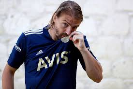 Diese seite enthält eine komplette übersicht aller absolvierten und bereits terminierten saisonspiele sowie die saisonbilanz des vereins fenerbahçe in der saison güncel sezonun toplam istatistiği. Novas Camisas Do Fenerbahce 2020 2021 Adidas Mantos Do Futebol