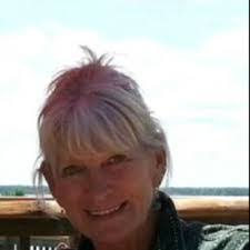 Stephanie Heinle's Instagram, Twitter & Facebook