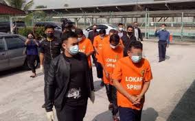 Wee berkata, akta pengangkutan jalan (pindaan) 2020 turut mengambil. 32 Pegawai Ditahan Dalam Operasi Jpj Sprm Terhadap Sindiket Lori Mykmu Net