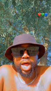 Es ist einfach zum Lachen, um euch ein Lächeln ins Gesicht zu zaubern und  alle negativen Schwingungen aus eurer Seele zu lachen. Teilt, liket und  kommentiert (danke), wenn euch dieses Video zum Lachen ...