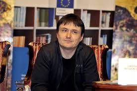 Astfel, acesta a spus că lucrurile au mers rău iar oamenii par dispuși să renunțe la libertăți. Cristian Mungiu Am Fost NumiÅ£i GeneraÅ£ia De Sacrificiu Dar Tot Asa Si PÄƒrinÅ£ii Nostri The Guardian Epoch Times Romania