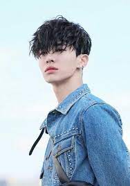 Long hairstyles for korean men look mesmerizing and completely transforms the entire look if you have switched from short to long hair. Top 25 Most Popular Korean Hairstyles For Men 2021 Update