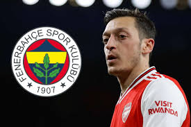 Ozil is set to earn €3 million (£2.5m/$3.5m) a year at fenerbahce after being paid an annual salary of €16m (£14m/$19m) at arsenal. Ozil Travels To Turkey To Seal Fenerbahce Move After Saying Arsenal Goodbyes Goal Com