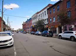 Face shields, masks, and protective panels create a protective barrier for your safety. Covid 19 Les Commerces De Saint Jean Sur Richelieu S En Tirent Bien