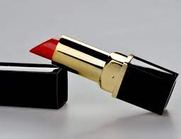 Memakai lipstik warna ungu bisa tricky jika salah memilih shade. 5 Lipstik Warna Merah Terbaik Dari Merek Lokal Di Bawah Rp100 Ribu Bukareview