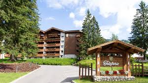 Set in poiana brasov resort, just 50 metres from the cable ski lift, at the bottom of the subteleferic ski slope, teleferic grand hotel offers panoramic mountain views and free wifi. Teleferic Grand Hotel Poiana Brasov