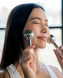 Ice globe massage is one of the most popular steps within our facials and  for good reason. Not only does it feel amazing, invigorating and  refreshing…it also has big list of benefits!: