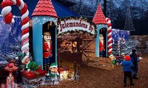 To the children's delight, many fairy tale figures are among the traditional guests of the market. A Christmas Fairy Tale At Tivoli Friheden Mk Themed Attractions