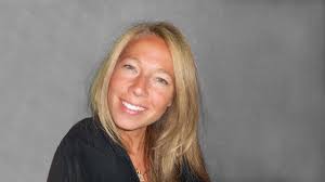 Justine Schmidt's Instagram, Twitter & Facebook