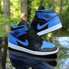 Jordan 1 Mid Se White Black Royal Nike Air Jordan 1 Retro Mid Men S Size 9 5 Royal Paint Splatter Print 554724 048 Jordan Basketballshoes Retro Sneakers Air Jordans Sneaker Collection