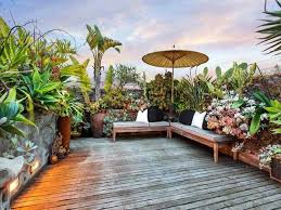 Jardin Sur Le Toit 10 Aspects A Considerer Pour Un Jardinage Reussi Jardin Sur Le Toit Jardins Sur Les Toits Terrasse Jardin
