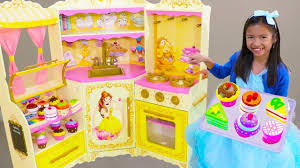 Have fun with this free online game princess soup kitchen on silvergames.com! Wendy Pretend Play Baking Donuts Cupcake Toys With Disney Princess Belle Kitchen Youtube