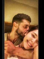 Geçtiğimiz günlerde merve özbey'in evindeki doğum günü kutlamasında yakınlaşan oyuncu berk oktay ile yıldız çağrı atiksoy'un samimi halleri kısa sürede aşka dönüştü. Yildiz Cagri Atiksoy Sevgilisi Berk Oktay In Dogum Gununu Boyle Kutladi Yildiz Sosyal Medyadan Askini Haykirdi Son Dakika Magazin Haberleri