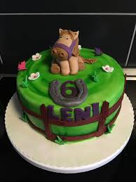 Zuerst reibst du die äpfel und karotten und sammelst sie in einer schüssel. Pferde Torte Kindergeburtstagssnacks Kuchen Und Torten Kuchen