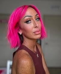 Hannah Tharp's Instagram, Twitter & Facebook