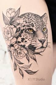 Unique designs and a lot of dedication means that there aren't two equal tattoos, each one has the influence of client that will. Tatuaje Neotradicional Tatuagem Animal Tatuagem Jaguar Tatuagens De Leopardo