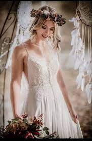 Entspannte stimmung auf der neckarwiese. Mein Brautkleid Heidelberg Wunderschones Boho Hochzeitskleid In 2021 Brautkleid Kleid Hochzeit Hochzeitskleid